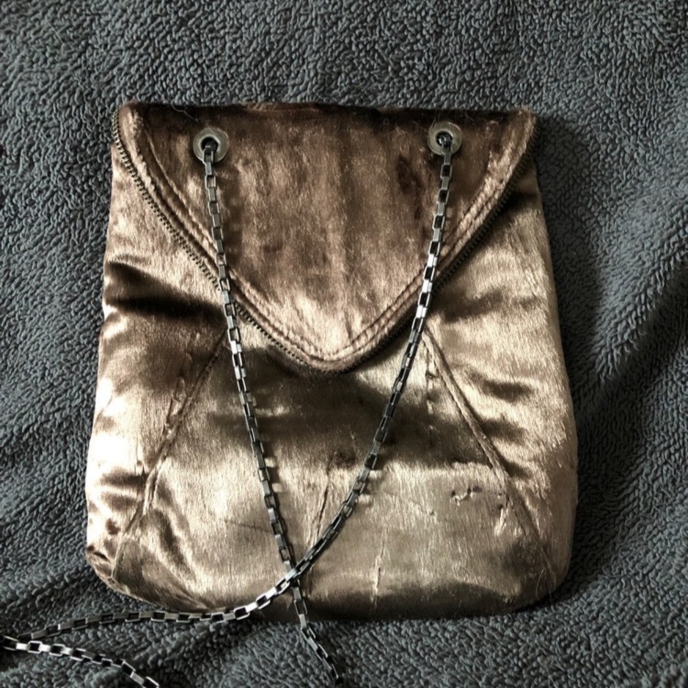 Fawn Matt & Nat Purse